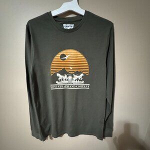 🆕 248  Levi’s Long Sleeve Tee | Surplus Green Western Graphic | 100% Cotton
